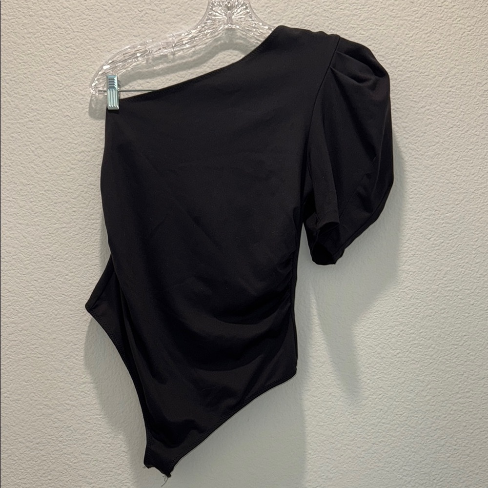 Free People One Shoulder Puff Sleeve Bodysuit Size Medium EUC